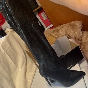Kneed These Boots!!! Black/Combo NEW!!